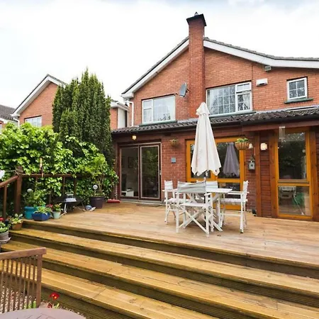 Well Appointed Beside Famous Phoenix Park *